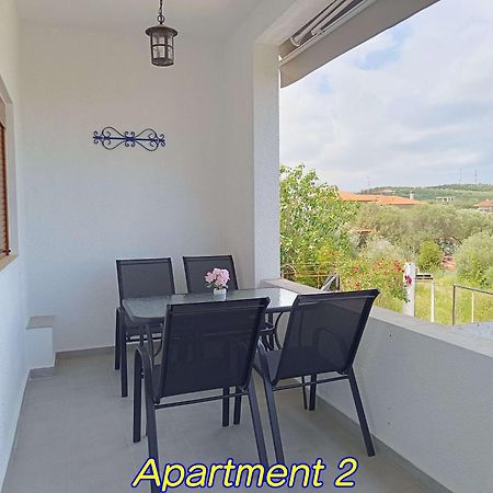 Keti's Apartments Nea Moudania Bagian luar foto