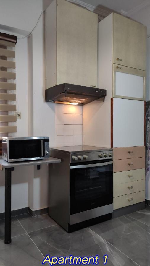 Keti's Apartments Nea Moudania Bagian luar foto